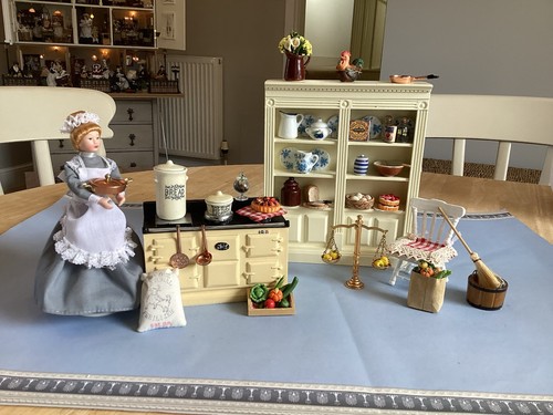 Dolls house scale - house,