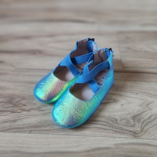 Monkey feet yr - 2-3, iridescent