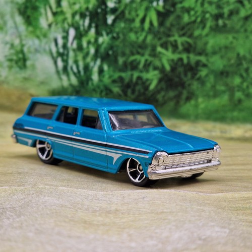 Hot wheels chevy nova wagon - hot,