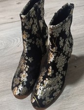 Nine West Baroque Black Gold