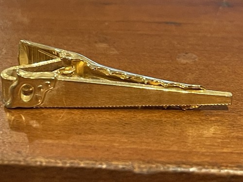Gold hand saw tie clip - gold,