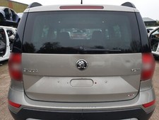Skoda Yeti 5L Bootlid Tailgate Complete Beige F8H 2013 - 2017 (Damage)