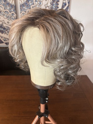Lace front luxury chic - lace,