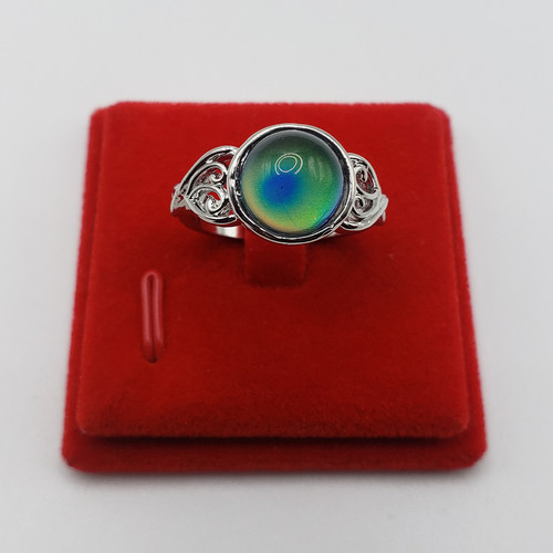 Vintage woman mood - , ring