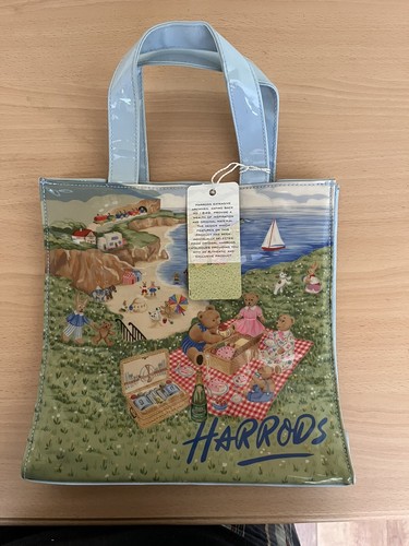 Harrods picnic the - at, beach