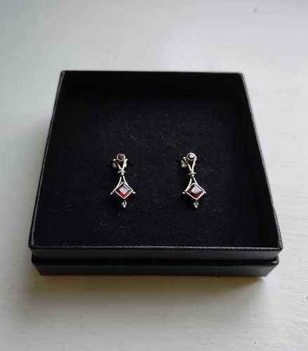 Faceted garnet sterling - &,