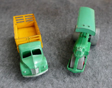 2 Dinky Toys models- Averling