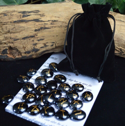 Glass rune stones velvet - 25,