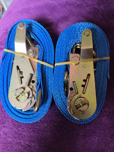 Blue ratchet strap - ratchet, down