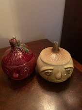 Vintage Beetroot 4553 And Onion 5126 Pots By Sylvac England