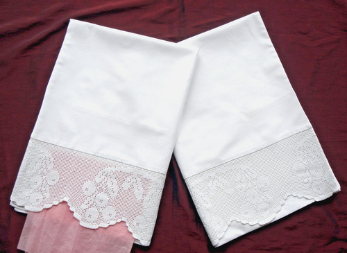 White pillowcases vintage - white,