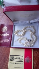 Vintage Majorica graduated pearl Necklace in original Box