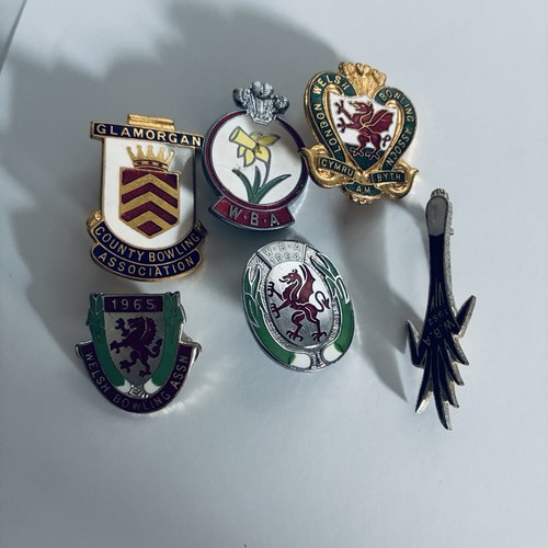 Welsh bowling badges metal - 6,