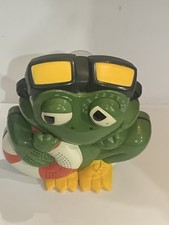 VINTAGE Novelty FROG RADIO