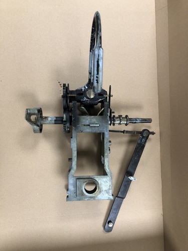 Juke box gripper arm assembly - assembly,