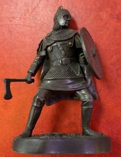 HEREDITIES SIR KAY ORNAMENT