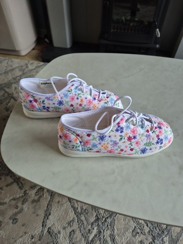 Used womens cosyfeet sammi - used,