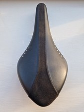 Fizik Arione Saddle Wing Flex K:ium Rails.  130mm X 300mm. Cycling. Black