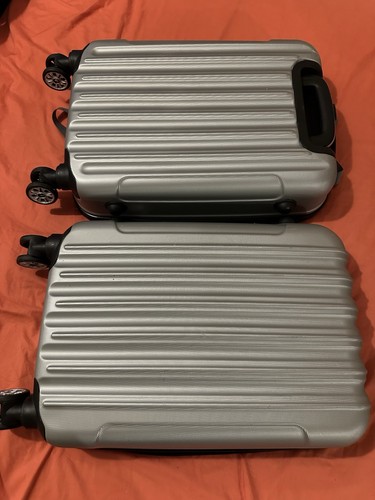 Hard shell suitcase