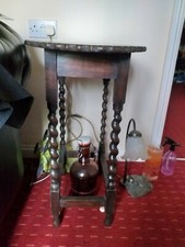 Vintage Scalloped Edge Oval Barley Legs Occsional Table