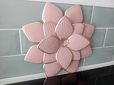 PRETTY ITEM...METAL WALL HANGING...FLOWER....PINK...METAL..WALL HANGING..COUNTRY