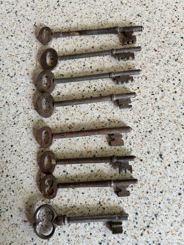 Old vintage keys - 8, /