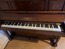 UPRIGHT PIANO Raymond and Co