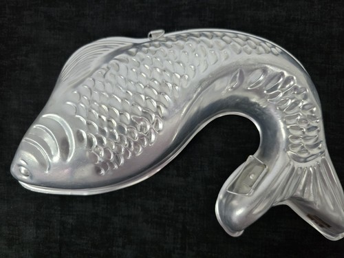 Lge vintage leaping fish - leaping,