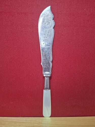 Ornate edwardian pearl handle - ornate,