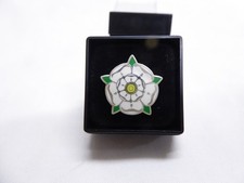 NEW LANCASHIRE RED ROSE /