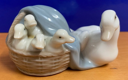 Lladro boxed mother duck with - boxed,
