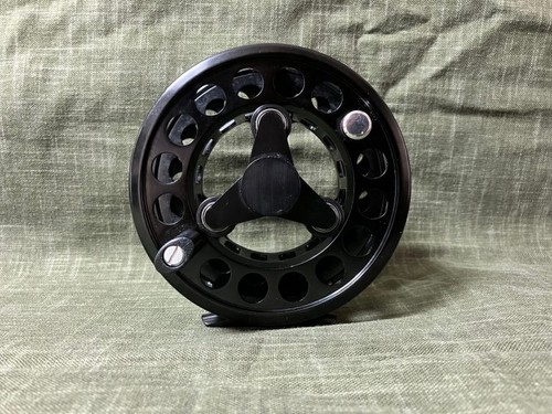 Loop model fly - loop, reel