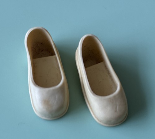 Pedigree sindy doll cream - doll,