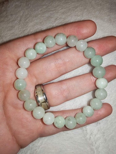 Light green jade 8mm gemstone - light,