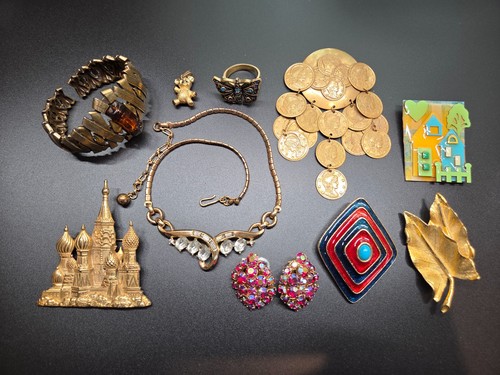 Vintage costume jewelry - vintage, lot