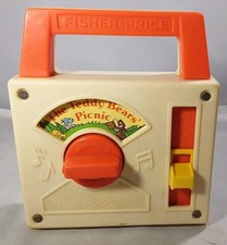 Vintage Fisher Price Kids Wind Up Musical Radio Toy Teddy Bears Picnic 1979