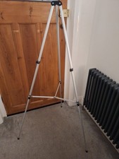 Nobo Lightweight Portable Telescopic Tripod Easel Silver Lightly Used