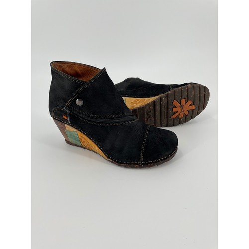 Art company black suede - company,