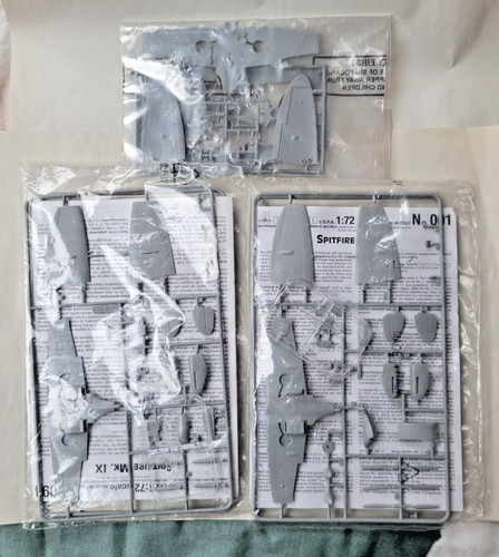 Spitfire model kits - 1/72,