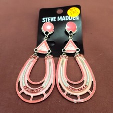 STEVE MADDEN earrings in pink