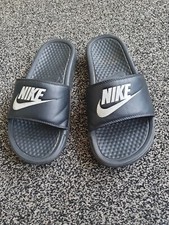 Nike Ladies Kids Sliders Size 3.5 Sandals Black 