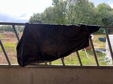 2x 5’9 horse rugs 1x no fill t/o 1x cotton sheet