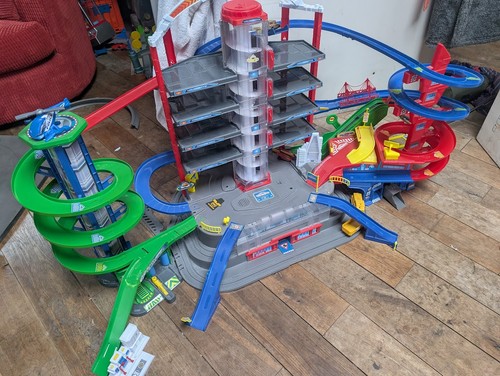 Majorette super city garage - majorette,