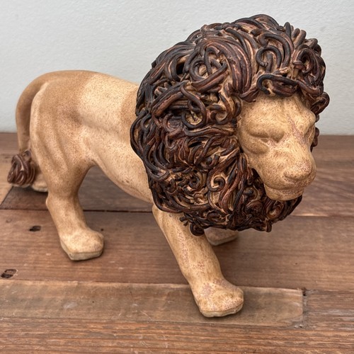 Ceramic lion with - ceramic, spaghetti