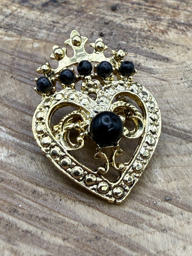 Vintage crowned heart brooch - heart,