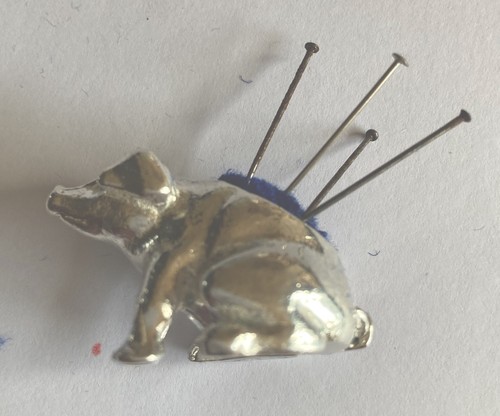 Silver sitting pig - silver,