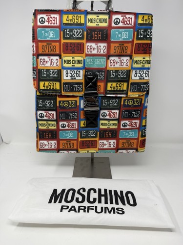 Moschino parfums number - moschino, plate