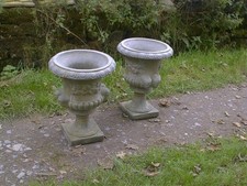 Large tulip  urns ,  solid