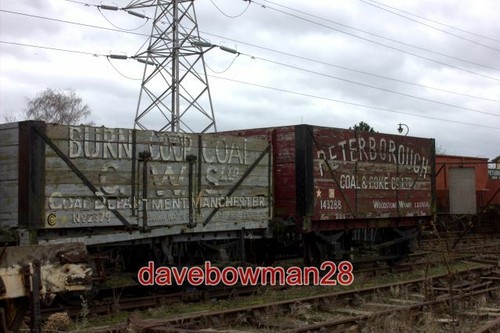 Photo old wagons - old, at