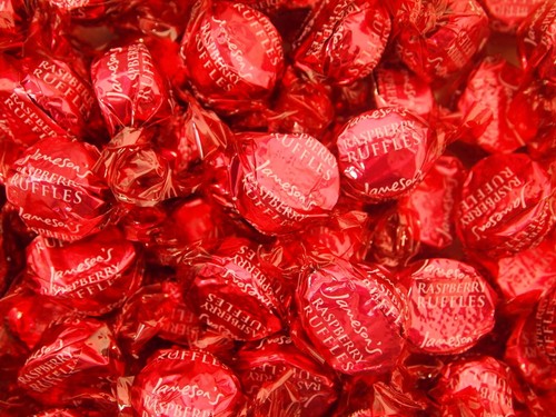 Raspberry ruffles chocolate - raspberry,